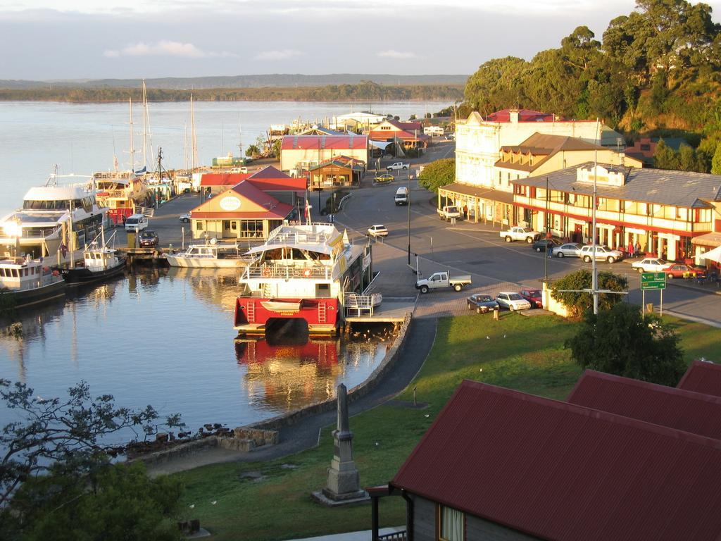 Strahan Bungalows Exterior photo