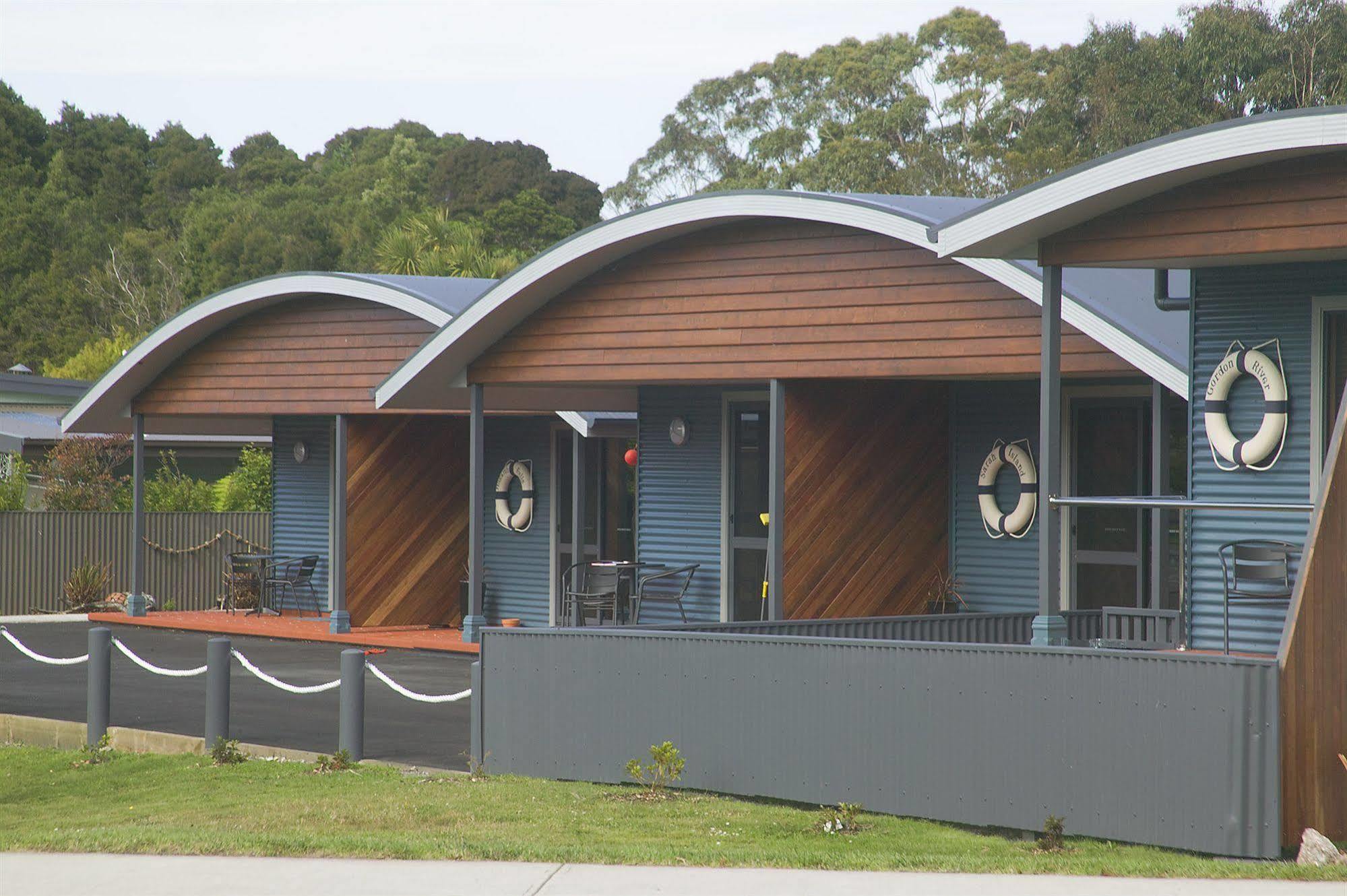 Strahan Bungalows Exterior photo